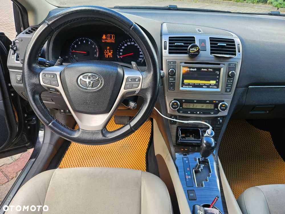 Toyota Avensis 1.8 Premium MS - 11