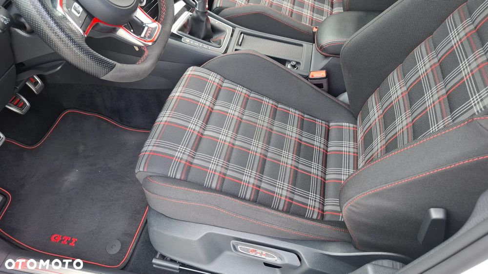 Volkswagen Golf 2.0 TSI BMT GTI Performance - 28