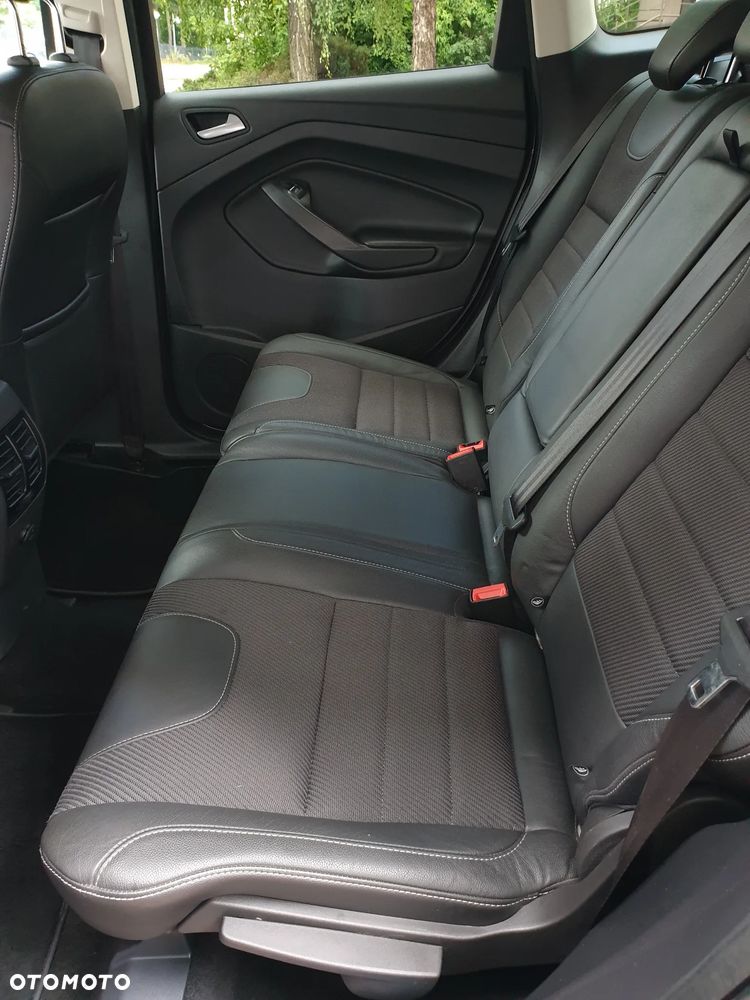 Ford Kuga 2.0 TDCi 4x4 Titanium - 35