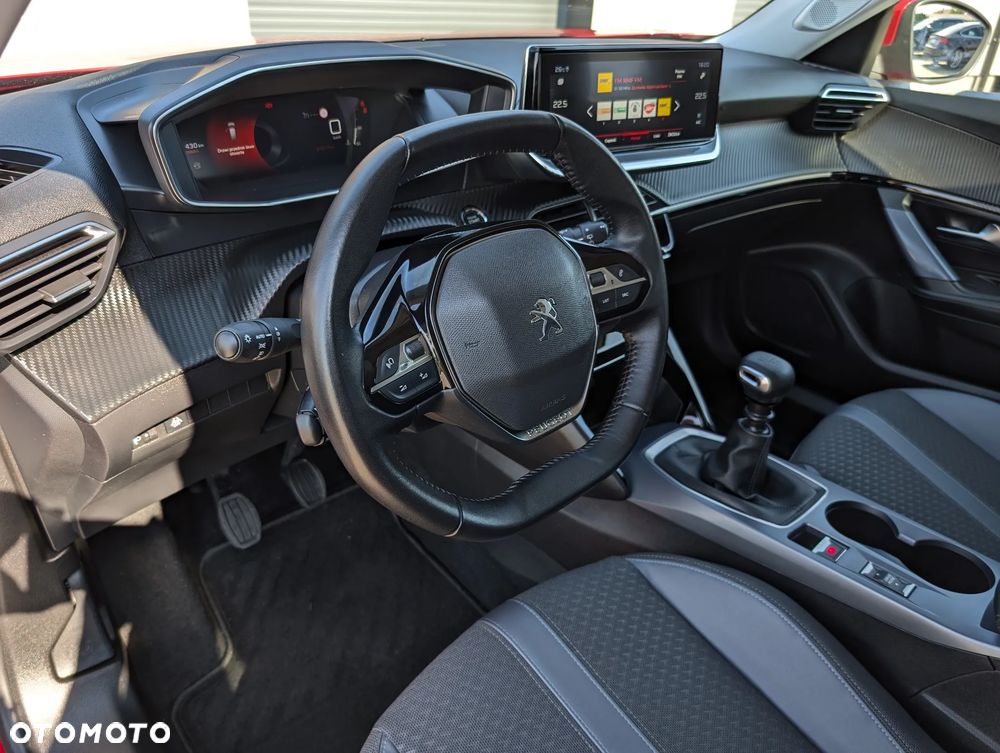Peugeot 2008 1.2 Pure Tech Allure S&S - 22