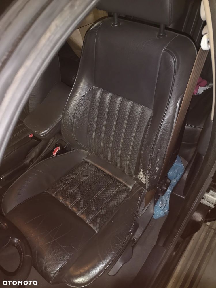Alfa Romeo 156 2.5 V6 - 15
