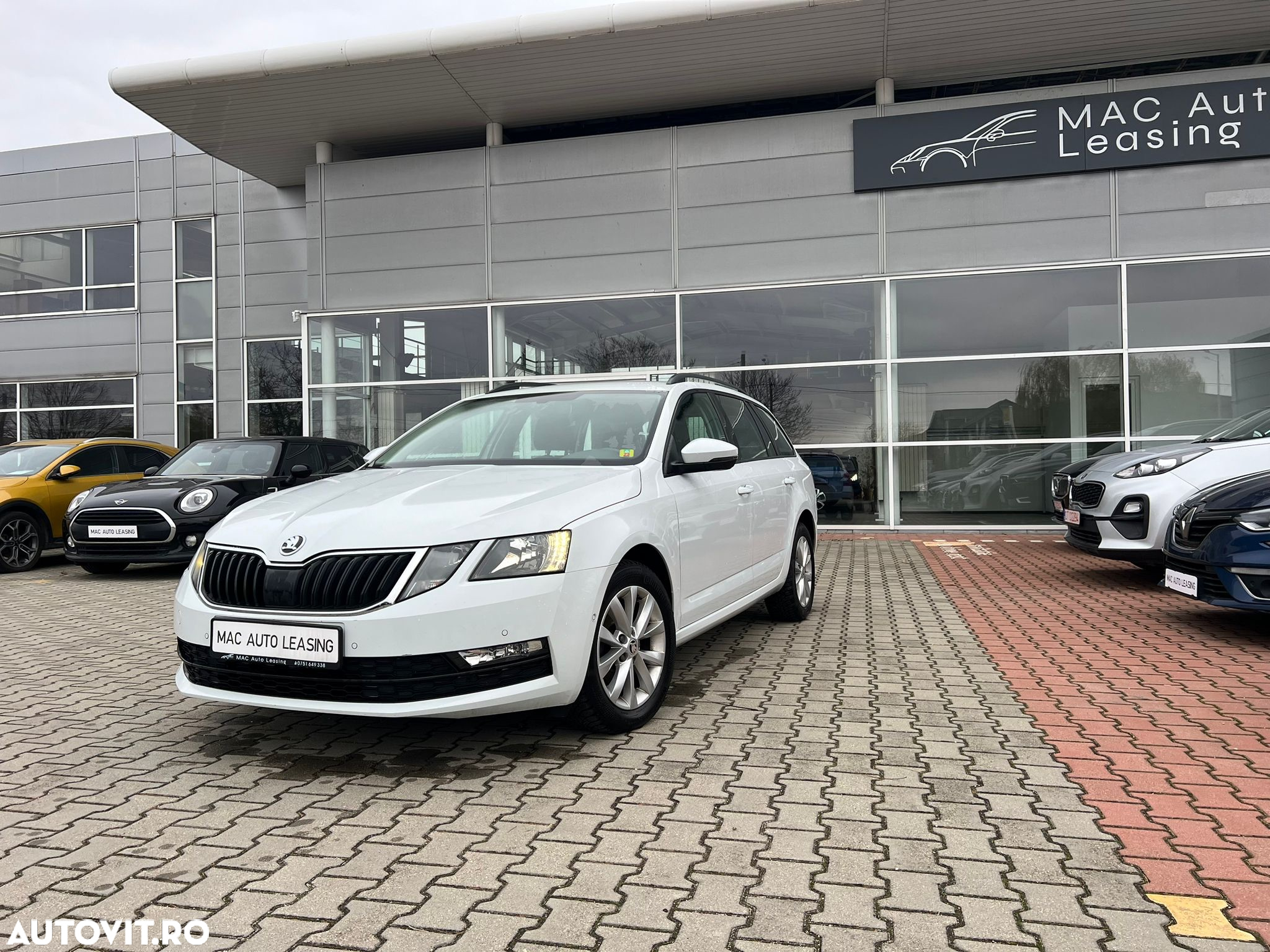Skoda Octavia Combi Diesel 1.6 TDI Ambition - 8