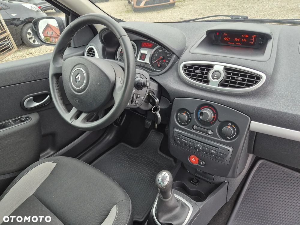 Renault Clio 1.2 16V 75 Dynamique - 13