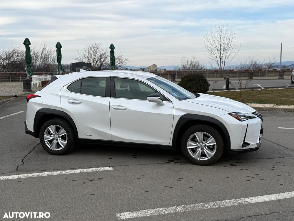 Lexus UX 250h Business Edition - 1