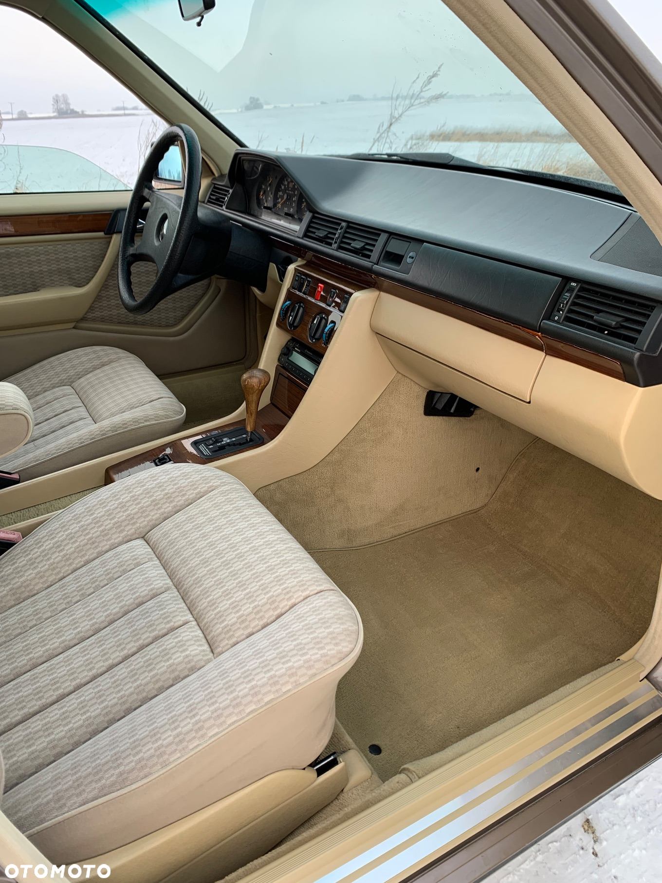Mercedes-Benz W124 (1984-1993) - 23