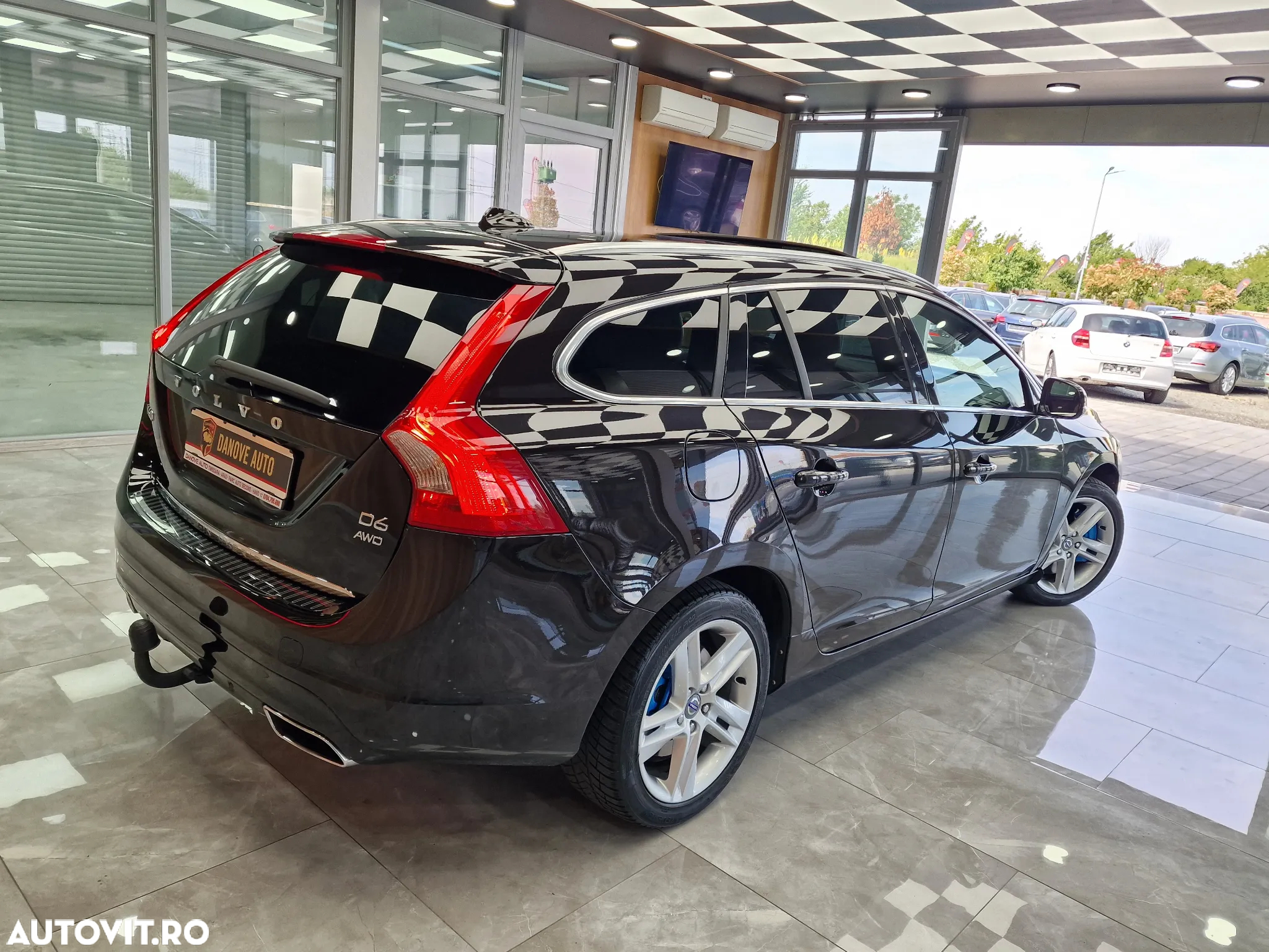 Volvo V60 D6 Plug-In-Hybrid AWD Geartronic Momentum - 5