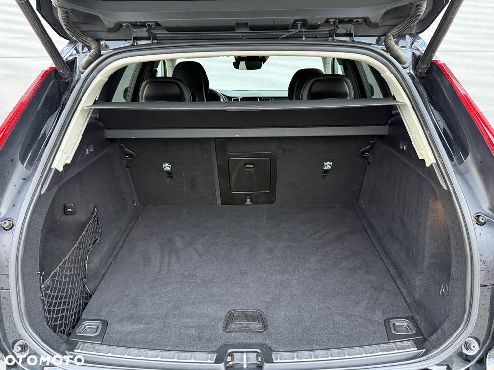Volvo XC 60 D4 AWD Geartronic Momentum - 11
