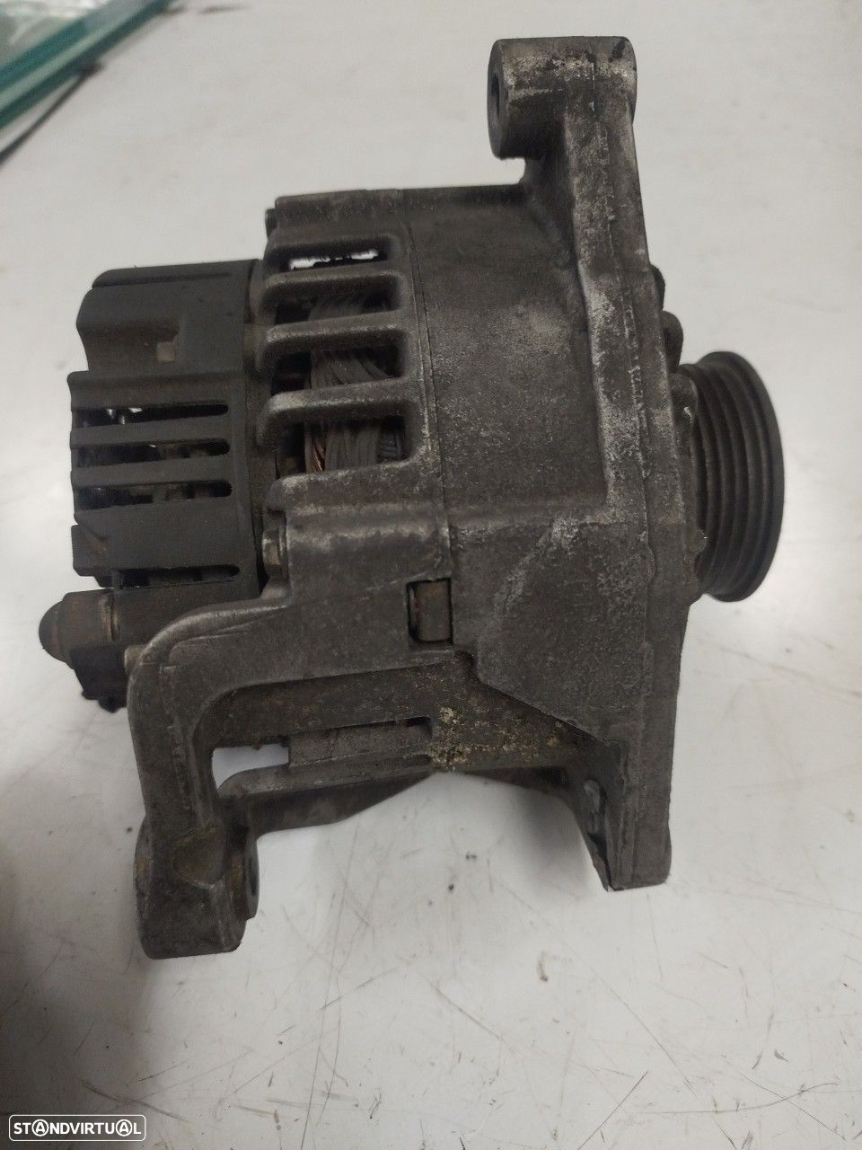 Alternador Volkswagen Passat (3B2) - 3