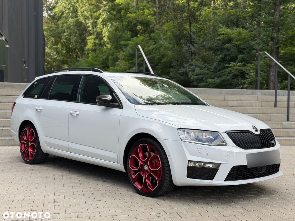 Skoda Octavia 2.0 TDI DSG RS - 9