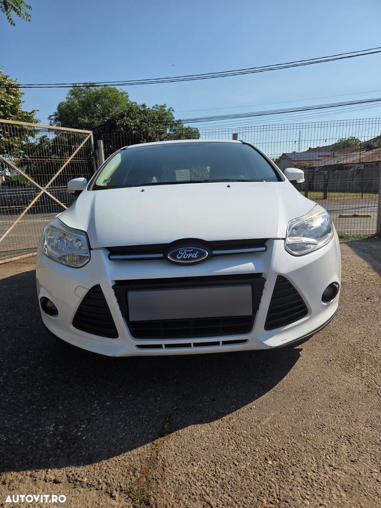 Ford Focus 1.6 TDCI DPF Ambiente - 11