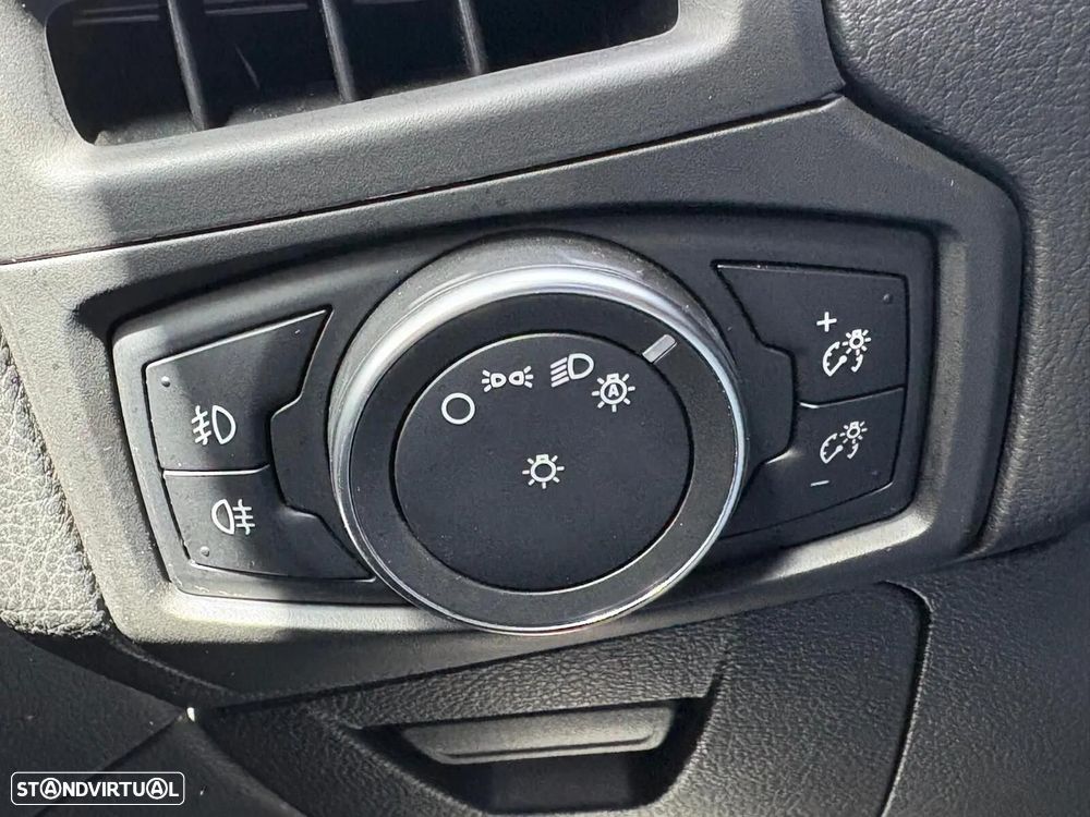 Ford Focus 2.0 EcoBoost ST c/ Pack Pele Desportiva - 37