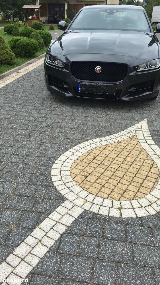 Jaguar XE 2.0 D R-Sport - 27