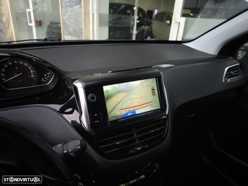 Peugeot 2008 1.6 BlueHDi Allure - 17