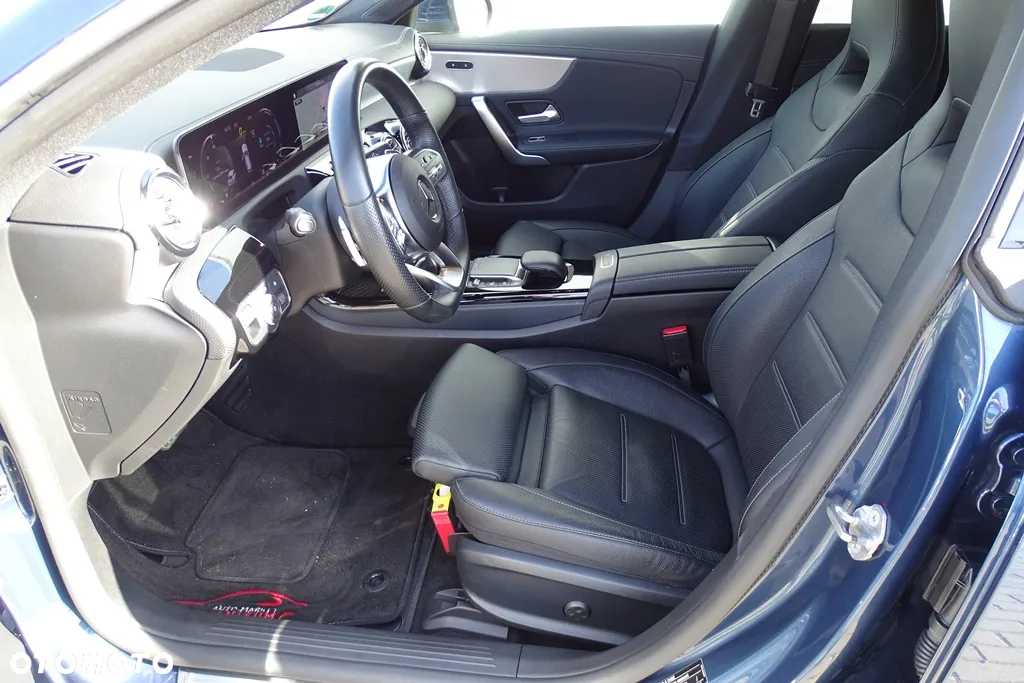 Mercedes-Benz CLA 220 d AMG Line 8G-DCT - 12