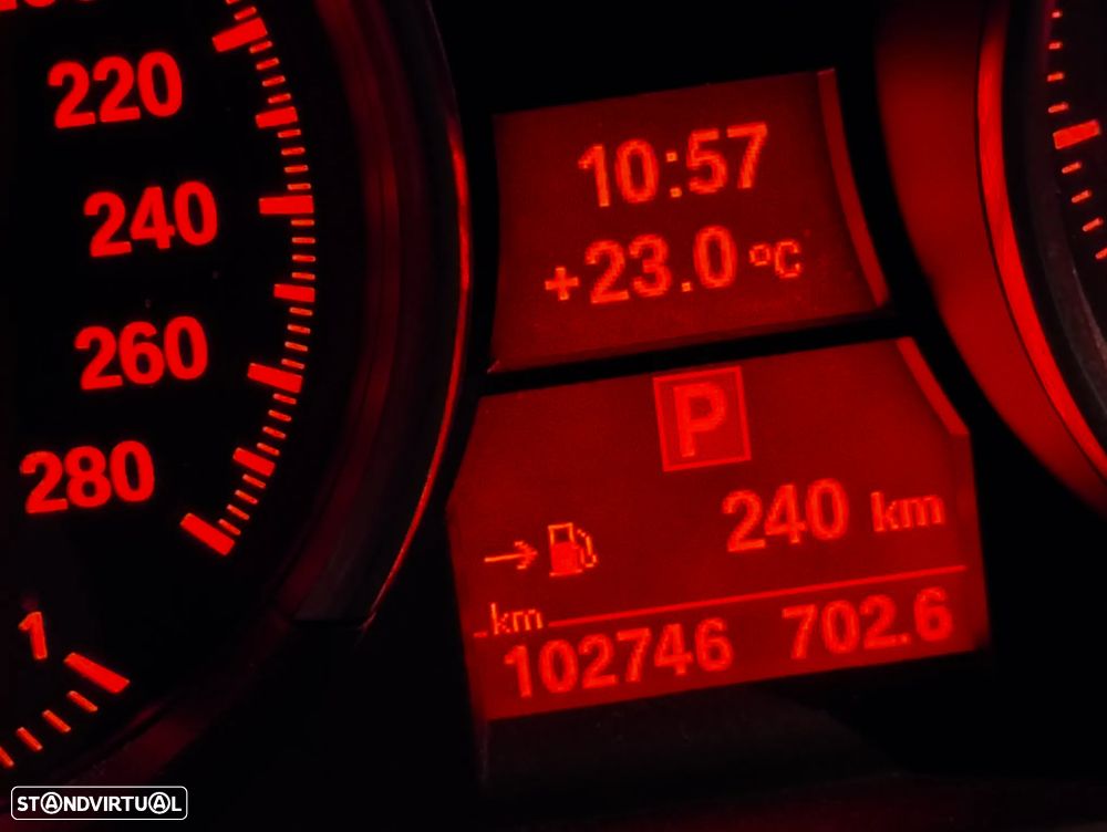 BMW Z4 35 is Auto - 10