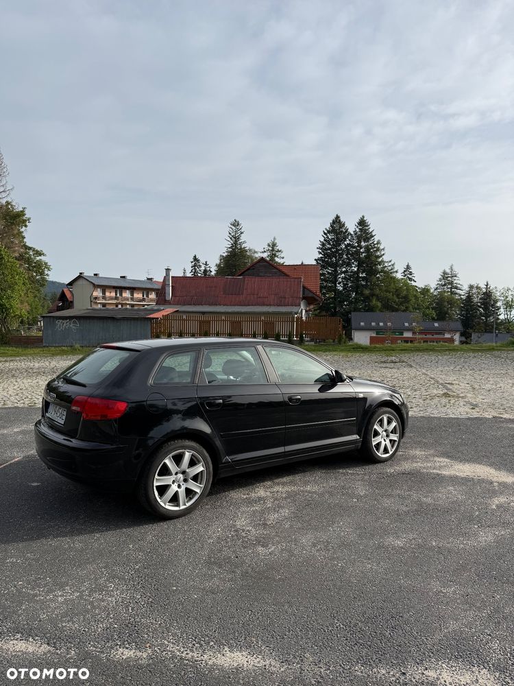 Audi A3 Sportback 2.0 FSI Ambiente - 8