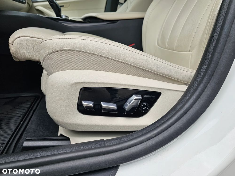 BMW Seria 5 520d xDrive Luxury Line sport - 16
