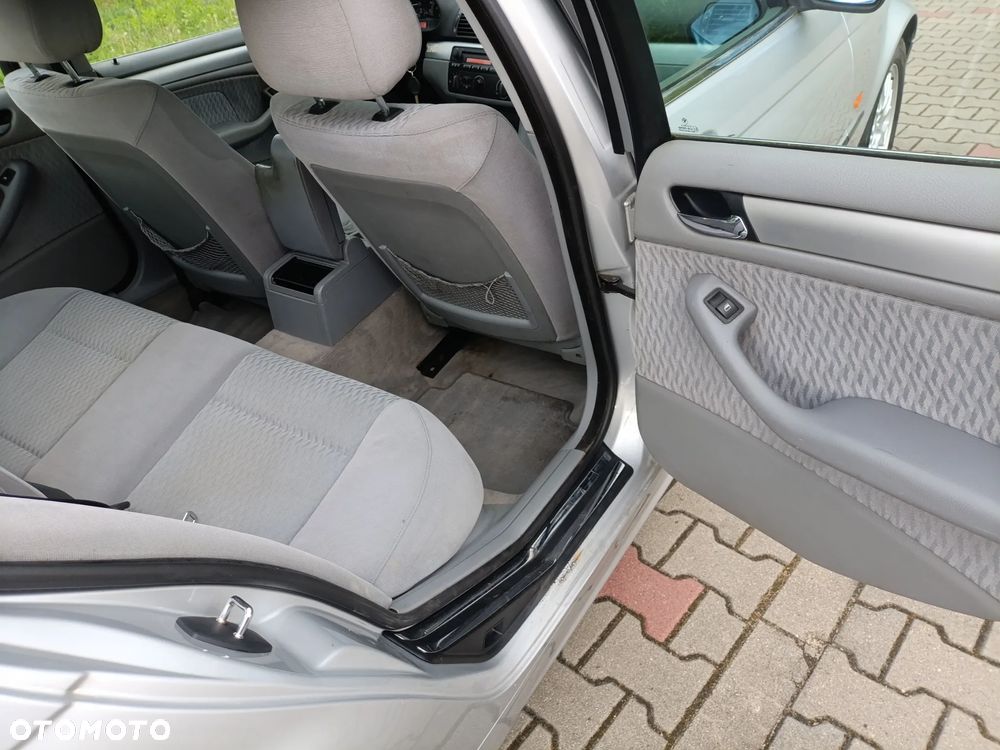 BMW Seria 3 - 16