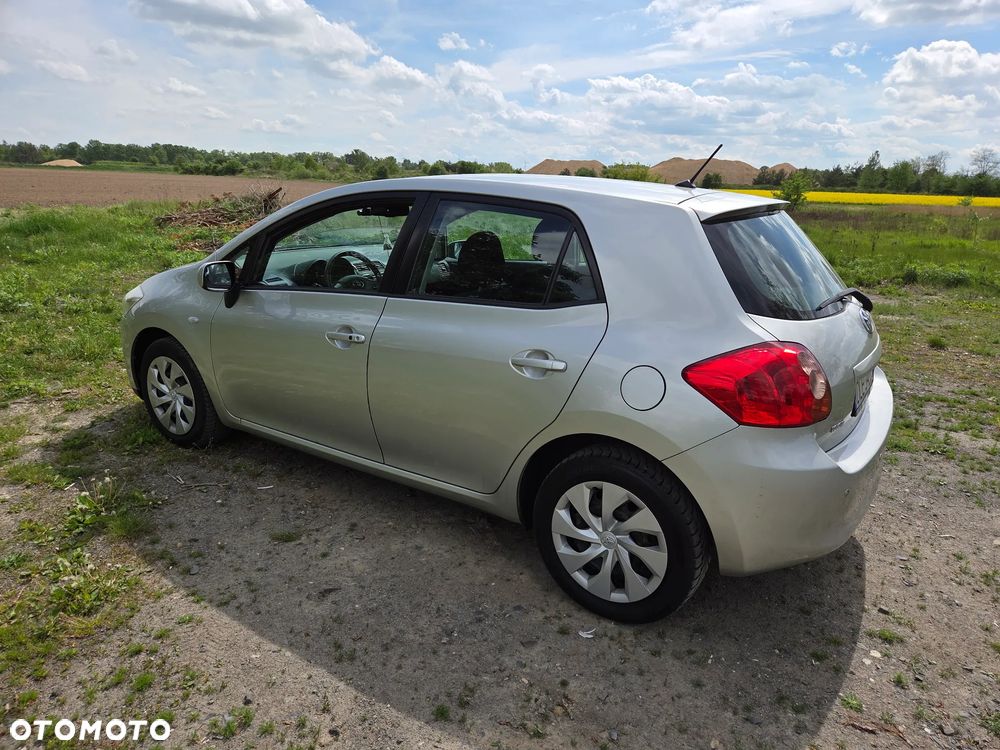 Toyota Auris 1.6 VVT-i Prestige - 3
