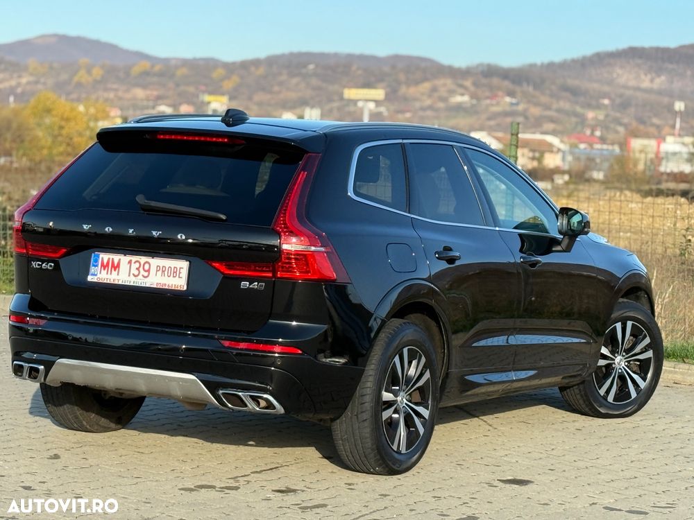 Volvo XC 60 B4 D AWD Geartronic Momentum Pro - 22