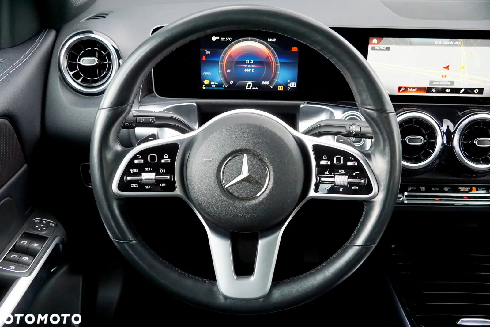 Mercedes-Benz GLB 200 7G-DCT Progressive - 32