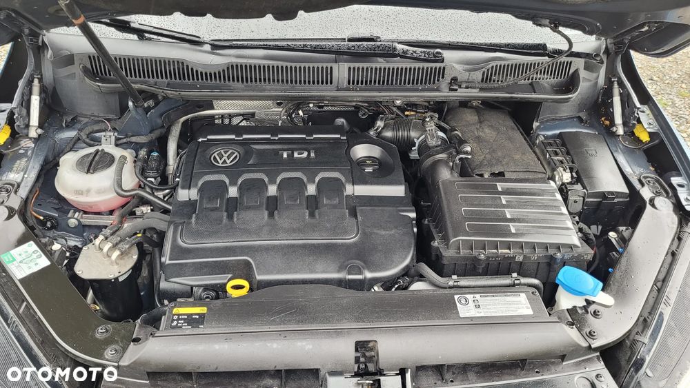 Volkswagen Touran 1.6 TDI SCR BlueMotion Technology Comfortline - 14