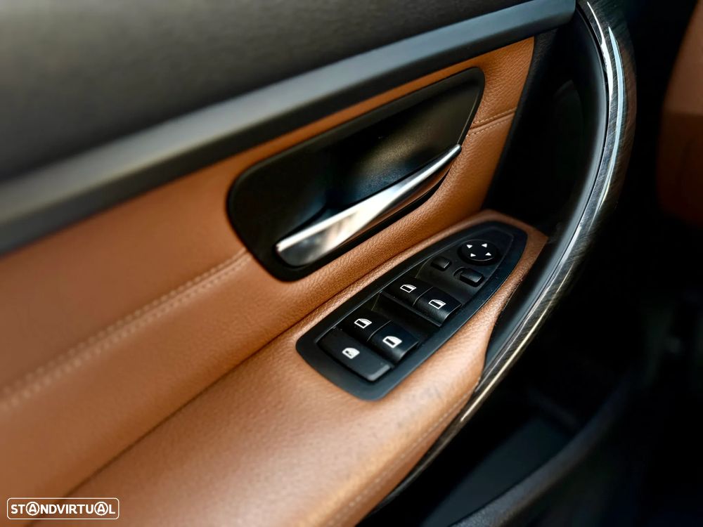 BMW 320 d Auto Line Luxury - 17