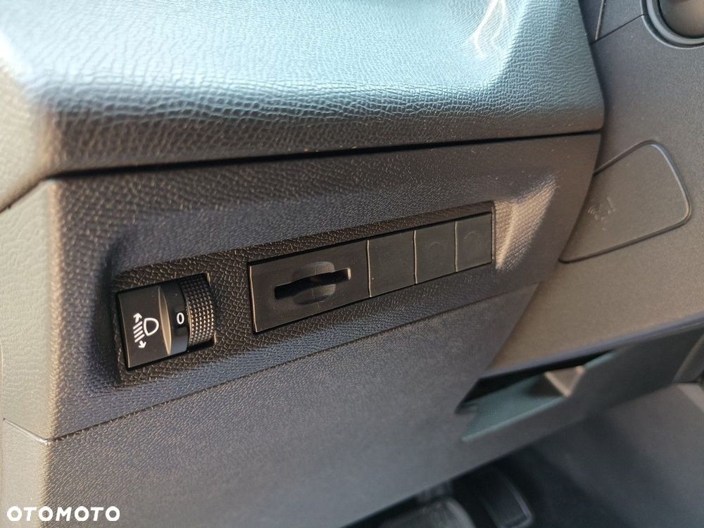 Peugeot 308 1.5 BlueHDi Allure S&S EAT8 - 18