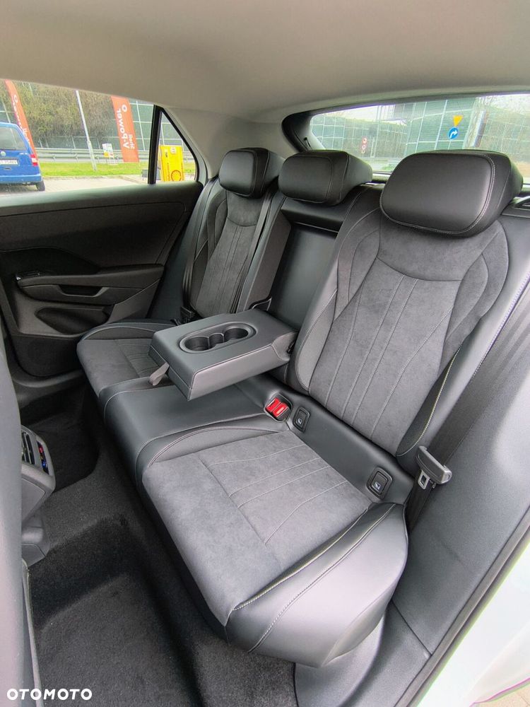 Volkswagen T-Roc - 33