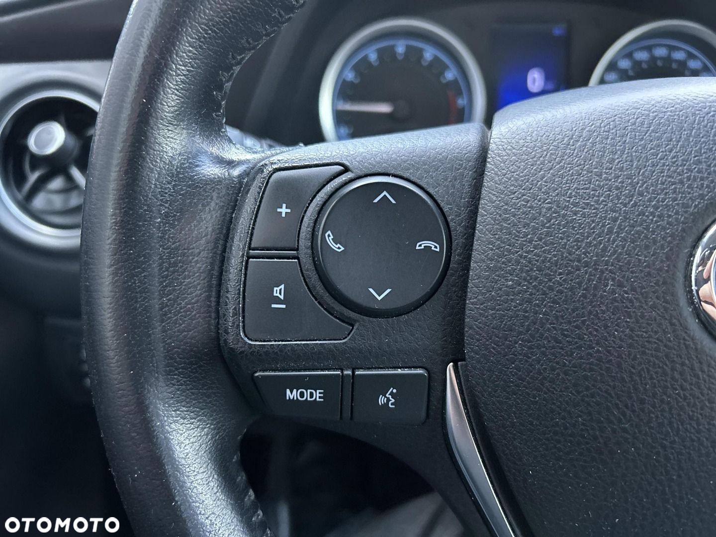 Toyota Corolla - 10
