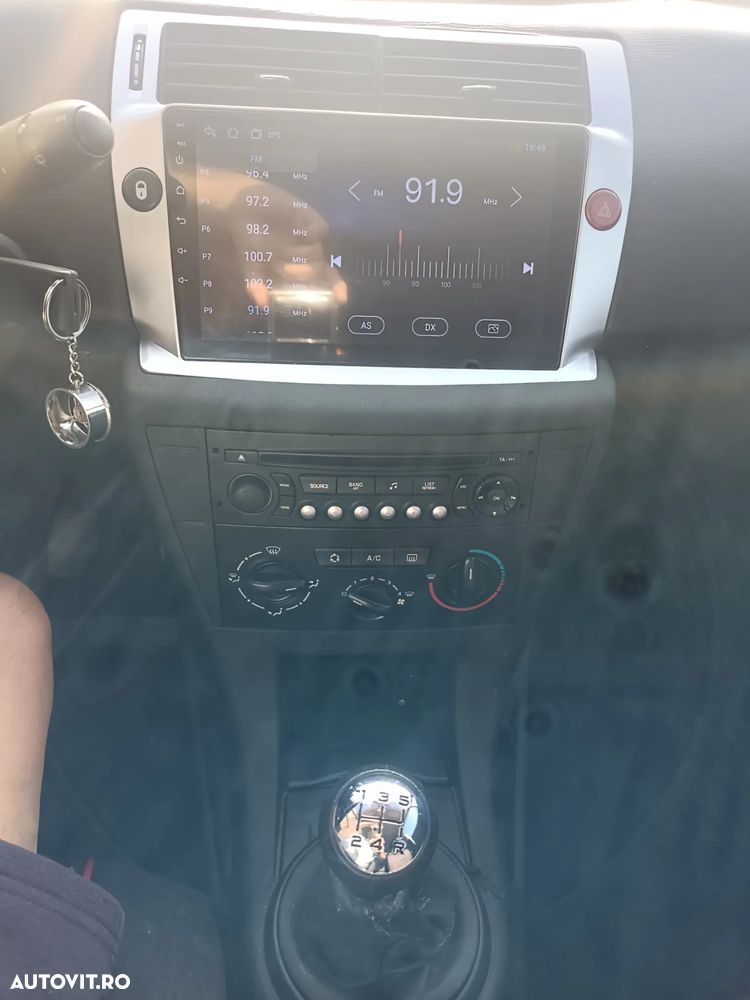 Citroën C4 1.4i 16V SX - 3