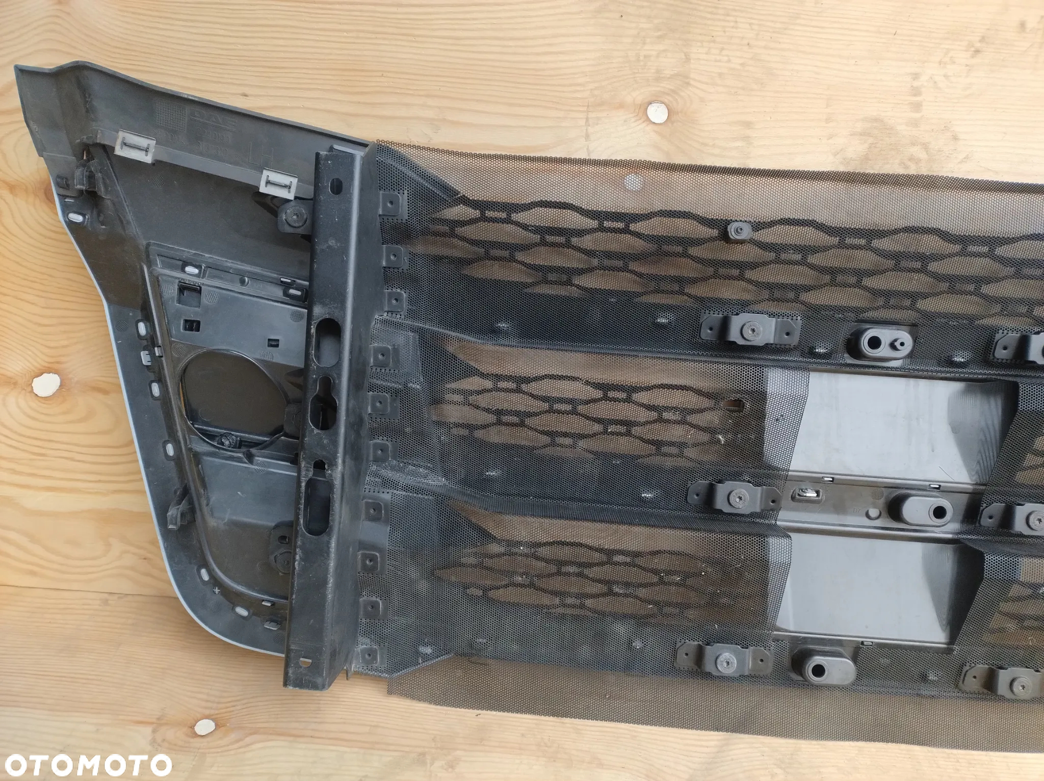 GRILL ATRAPA MASKI DAF XG XF 2x radar 2311439 231140 2311441 3131312 - 4