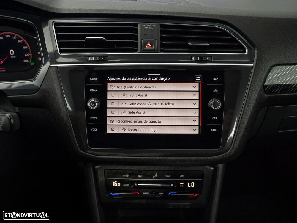 VW Tiguan Allspace 2.0 TDI R-Line DSG - 36