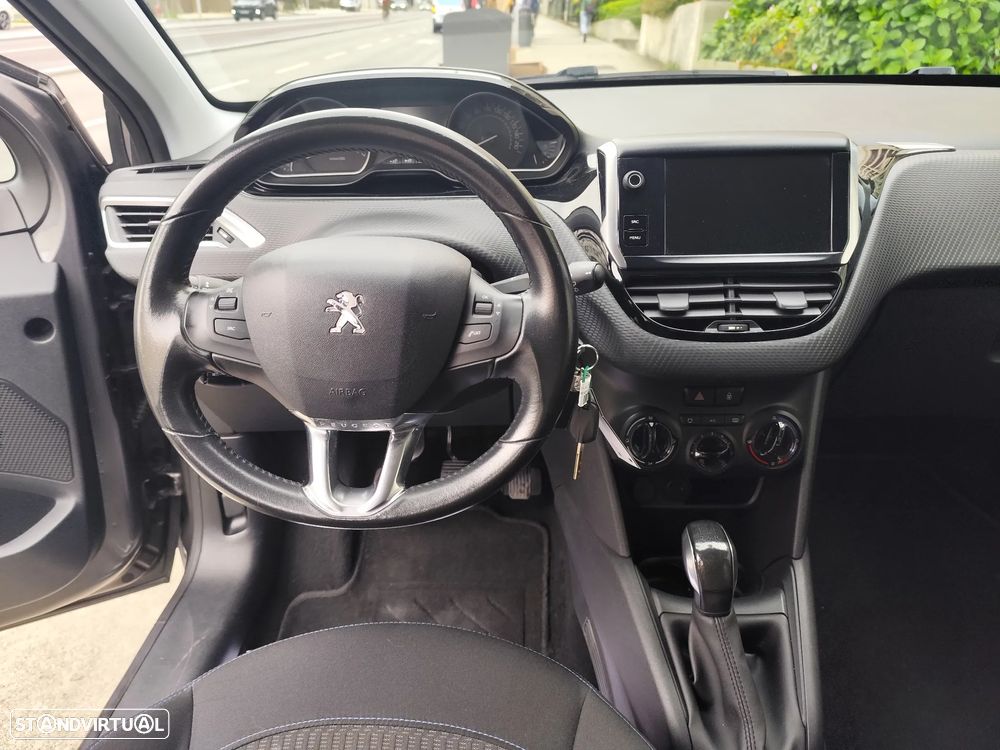 Peugeot 208 1.2 PureTech Style - 7