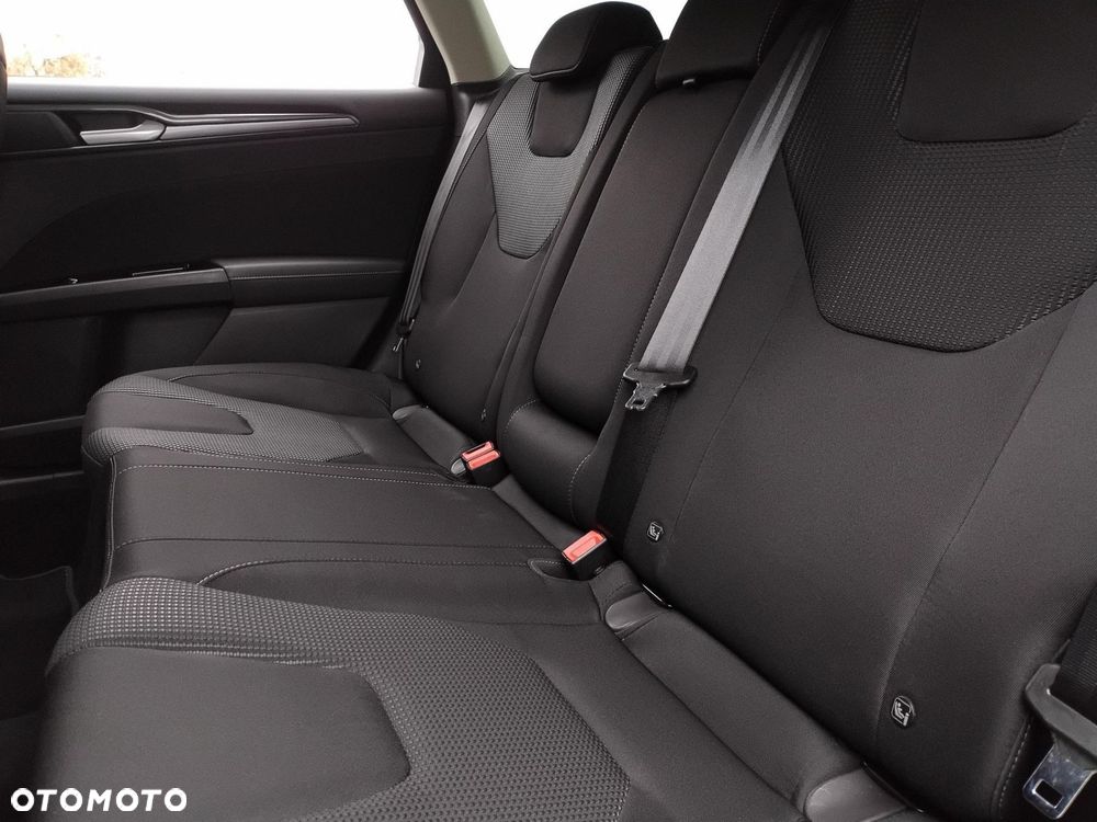 Ford Mondeo 2.0 EcoBlue Titanium - 23