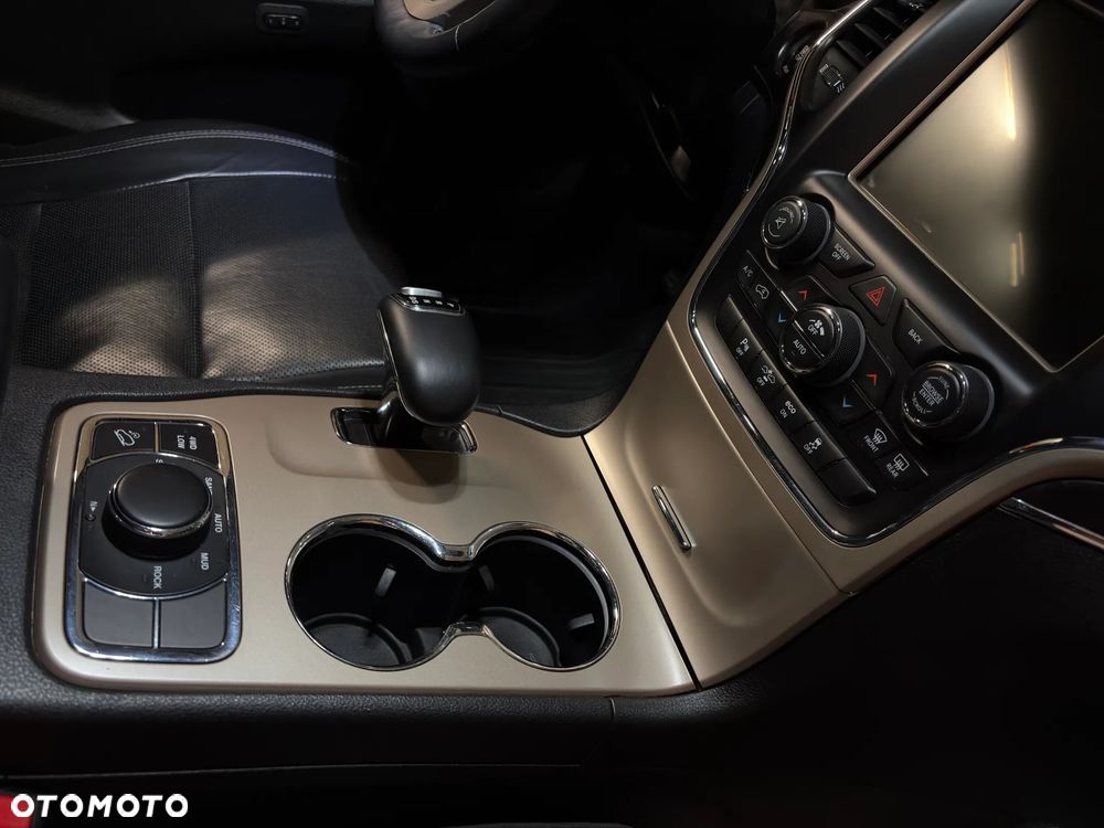 Jeep Grand Cherokee - 10
