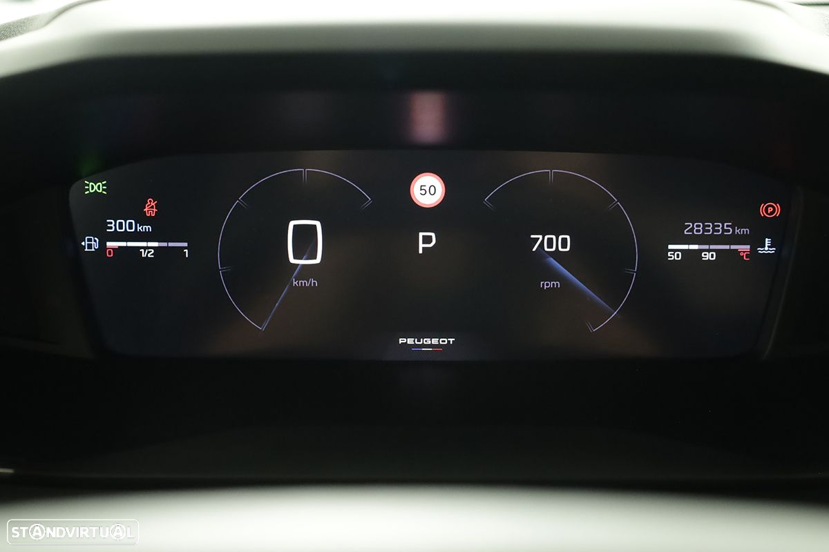 Peugeot 2008 1.2 PureTech Allure EAT8 - 17