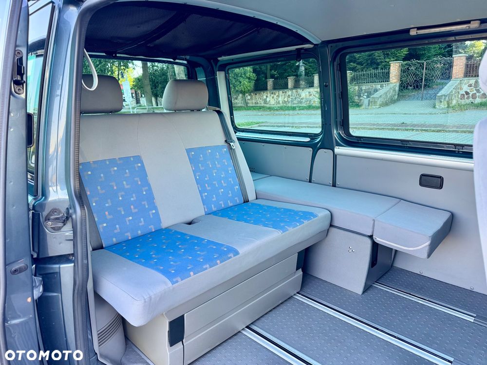Volkswagen Multivan - 22