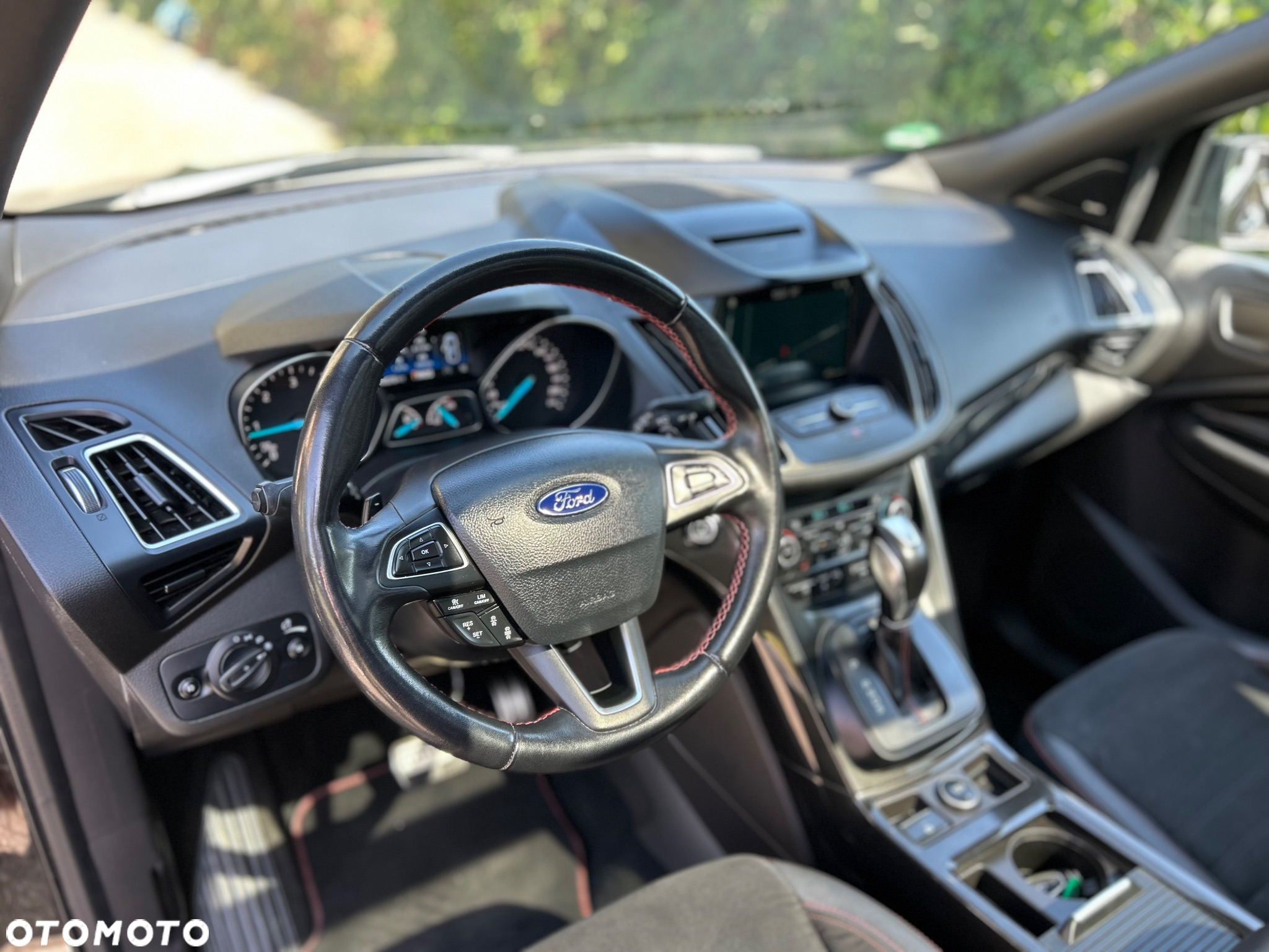 Ford Kuga 2.0 TDCi 4x4 ST-Line - 23