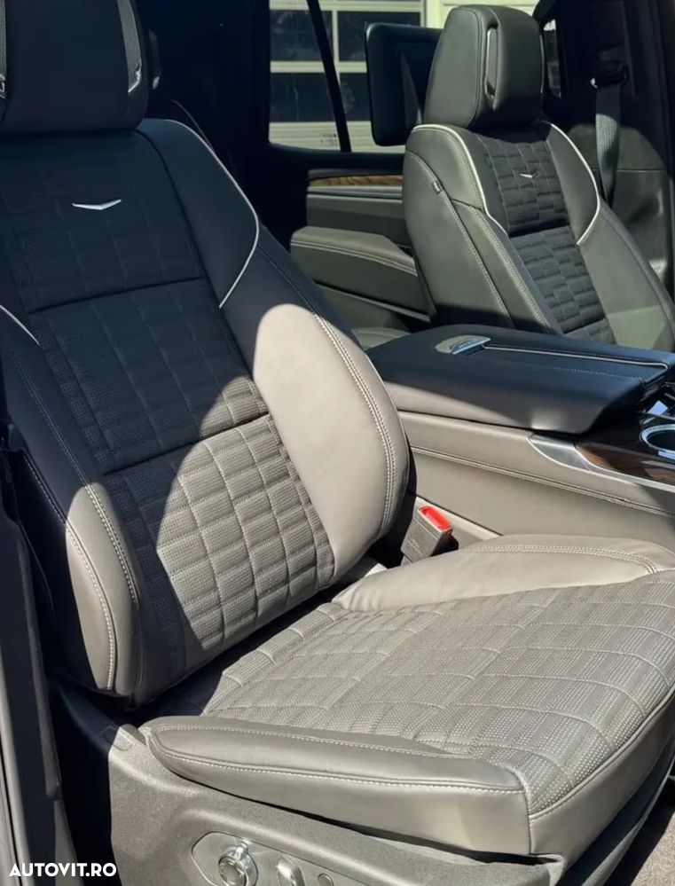 Cadillac Escalade - 12