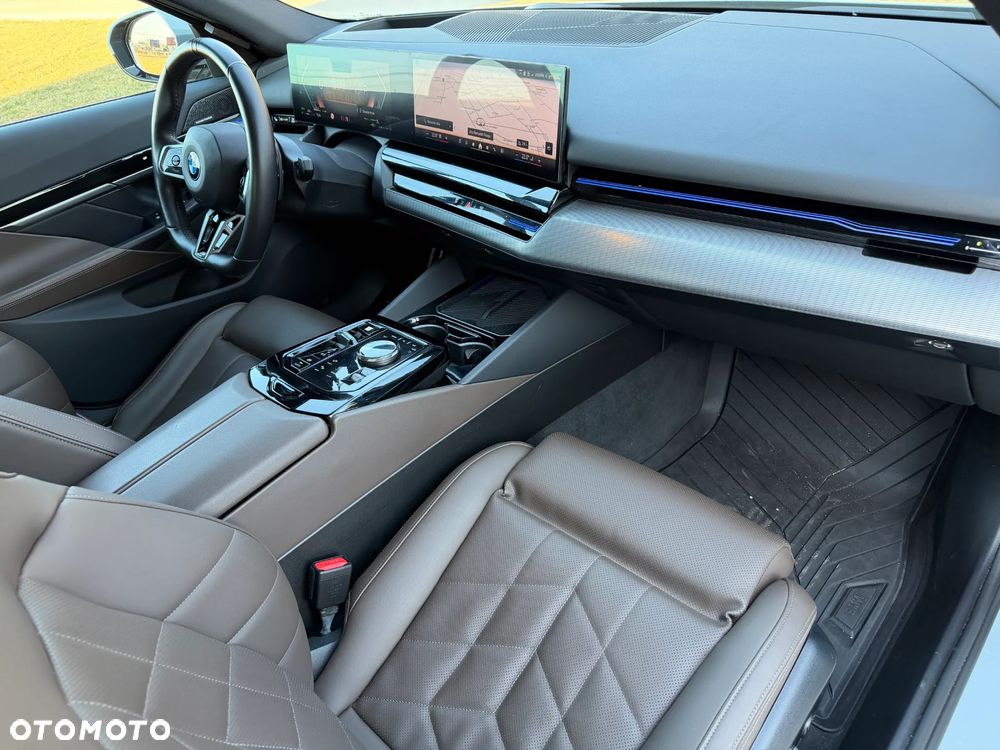 BMW Seria 5 ver-520d-xdrive-mhev-m-sport - 30