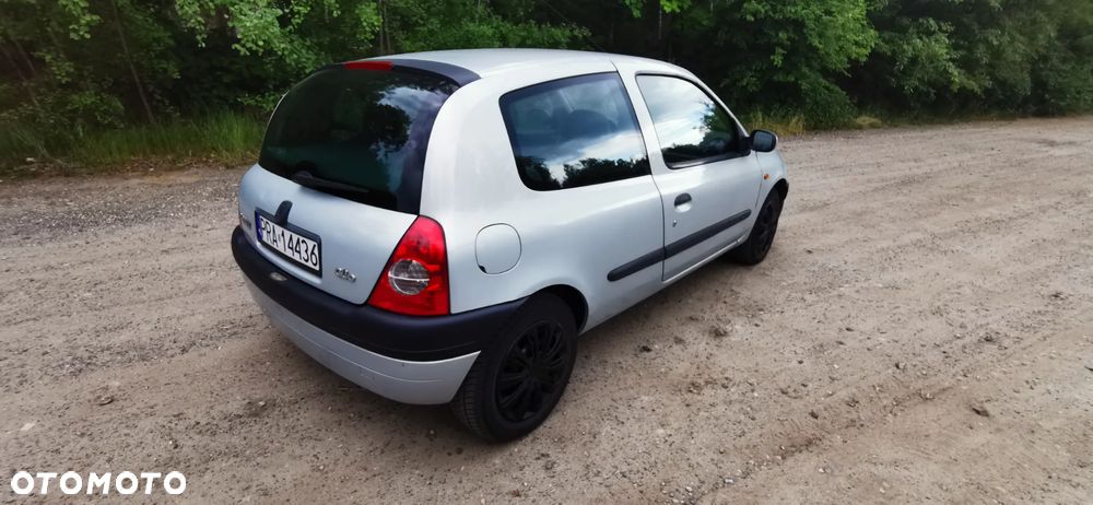 Renault Clio 1.9 DTi RXE - 4