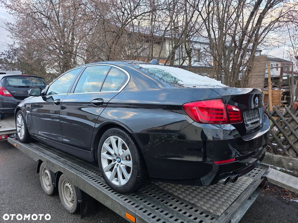 BMW Seria 5 528i Sport-Aut - 2