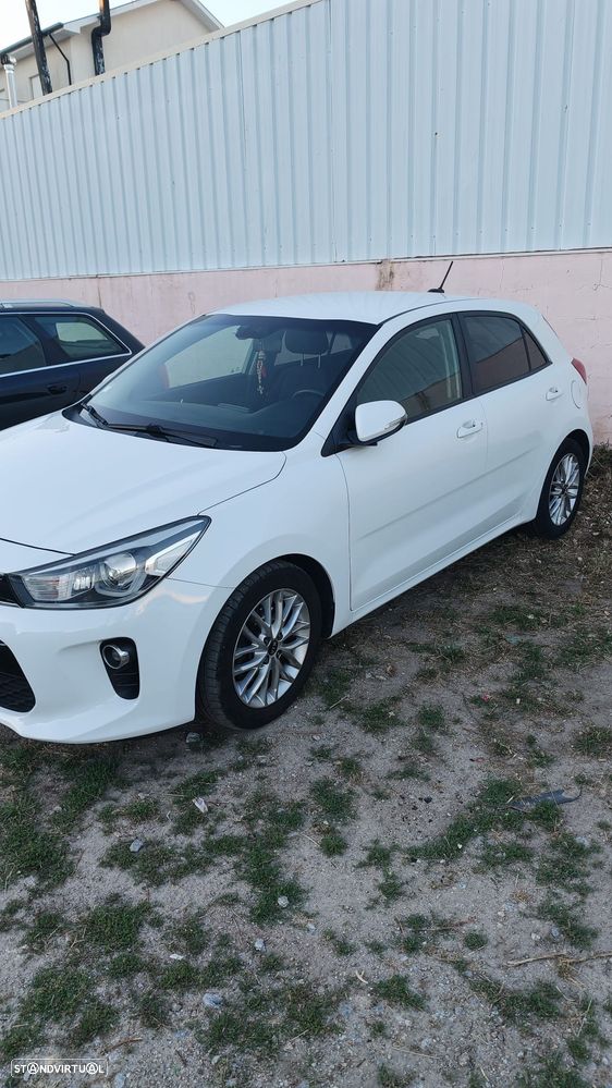 Kia Rio 1.4 CRDi EX - 4