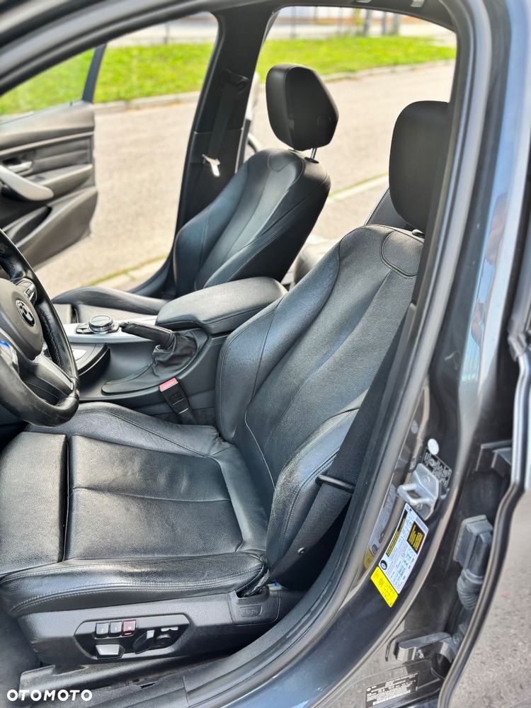 BMW Seria 3 335i - 11