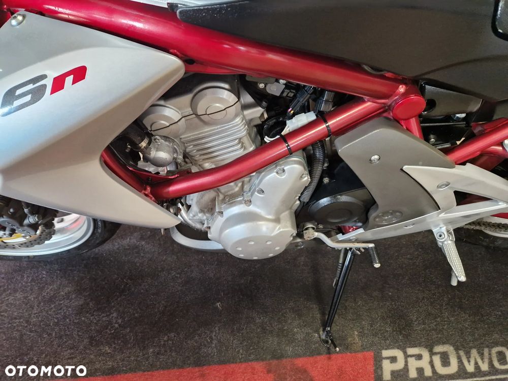 Kawasaki ER - 16