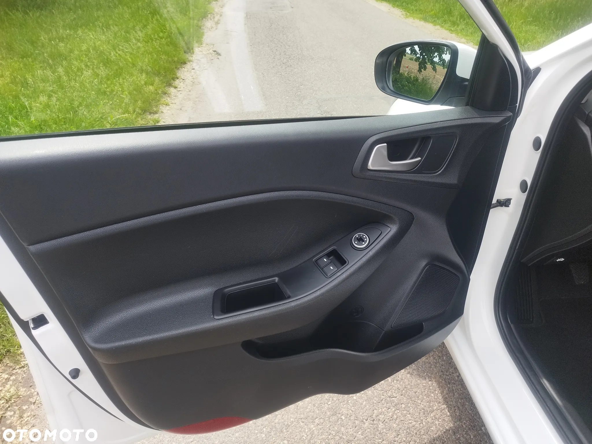 Hyundai i20 1.2 YES Gold - 34