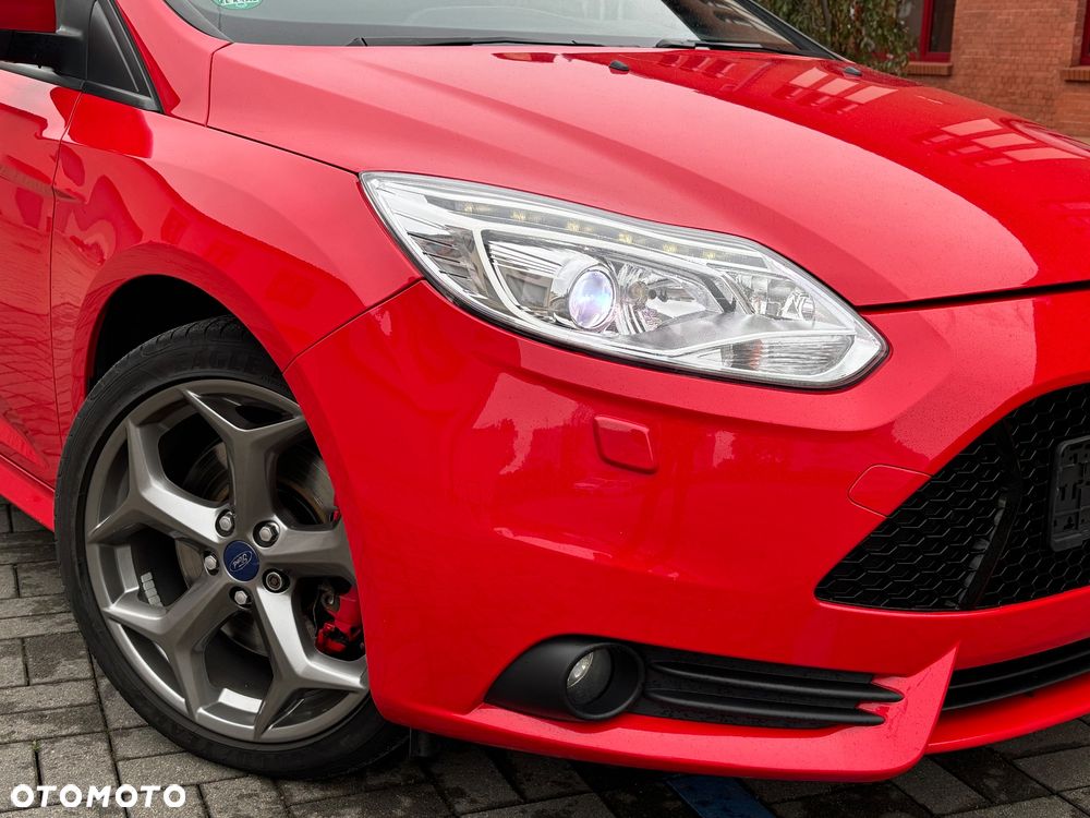 Ford Focus 2.0 EcoBoost ST mit Leder-Sport-Paket - 2