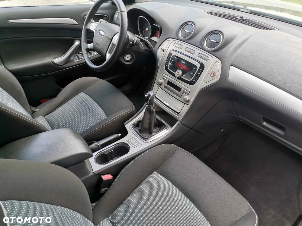 Ford Mondeo 1.6 Ambiente - 20