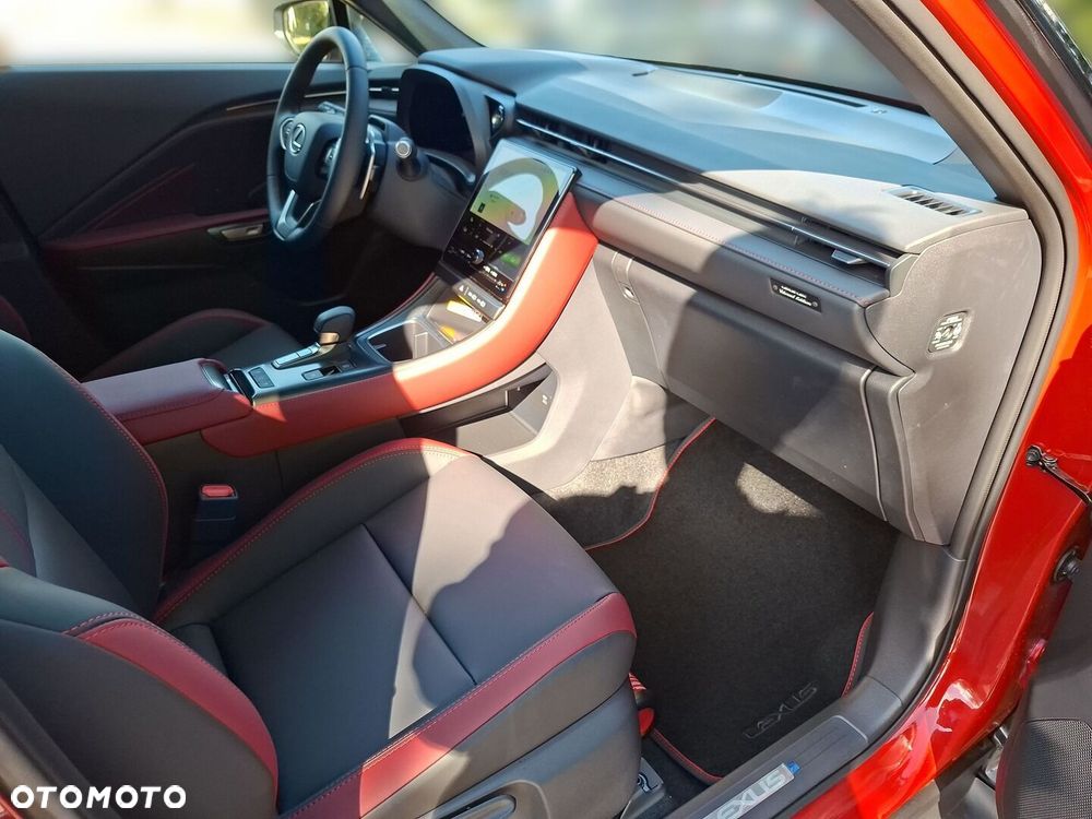 Lexus LBX - 17